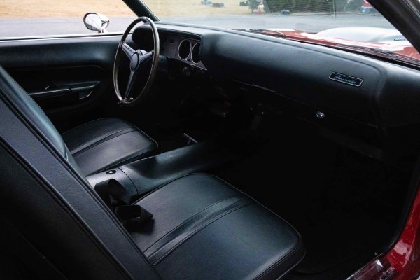 Interior3.jpg
