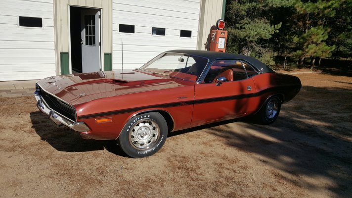 1970 Dodge Challenger RTSE.jpg