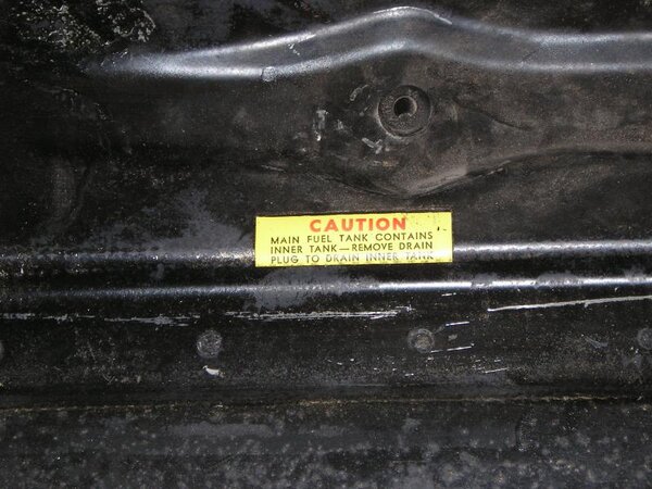 gas tank 2.jpg gas tank 2.jpg