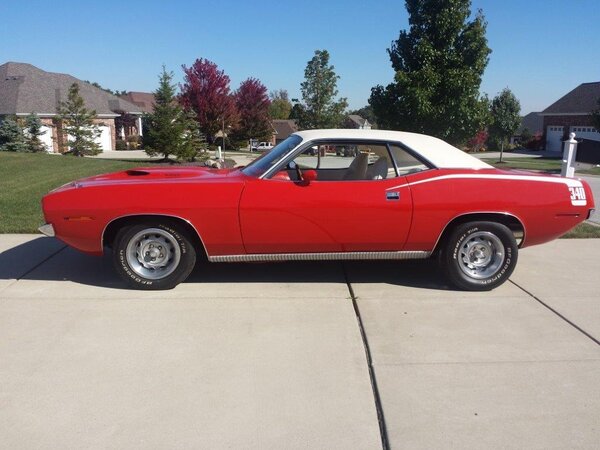 1970 plymouth cuda side view.jpg