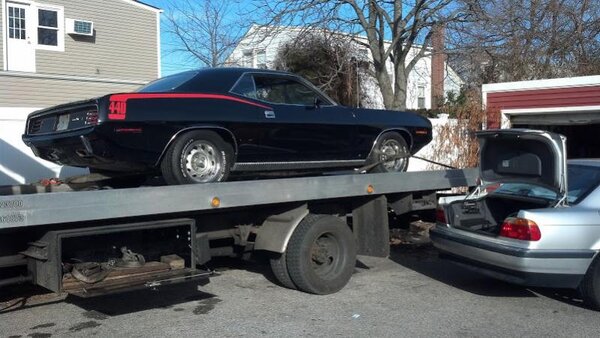 Cuda on flatbed.jpg Cuda on flatbed.jpg