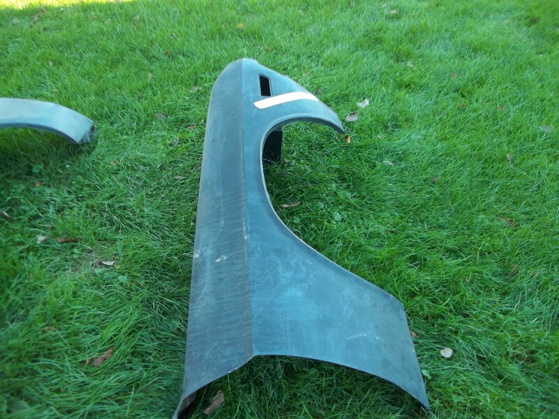 1970 NOS rt fender  1.JPG