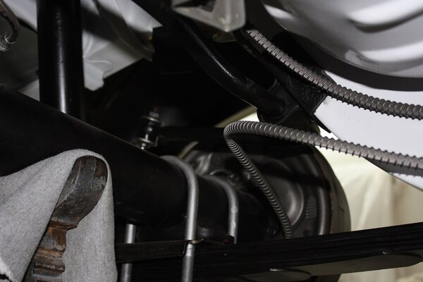 challenger sway bar 1.jpg