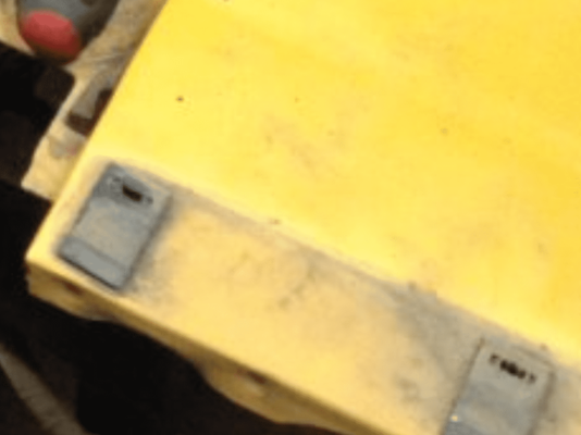 challenger wide moling  hardware mounting pads..png