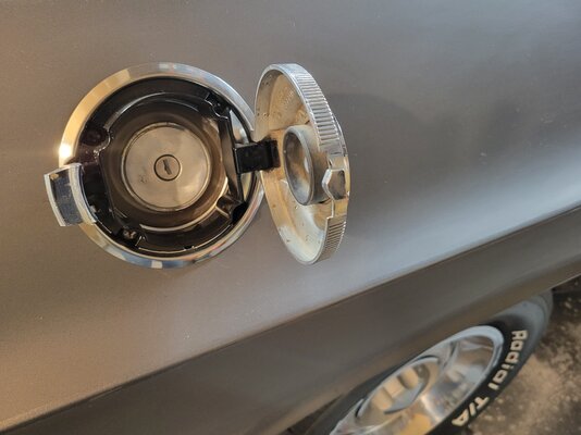 Chally locking gas cap.jpg