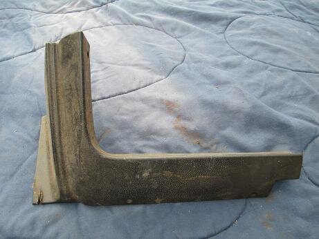 70 J left lower dash trim.JPG 70 J left lower dash trim.JPG