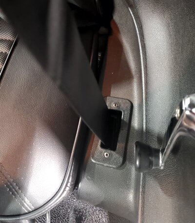 seatbelt.jpg seatbelt.jpg